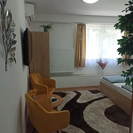 Clementine Apartment *