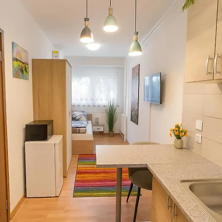 Clementine Apartament *