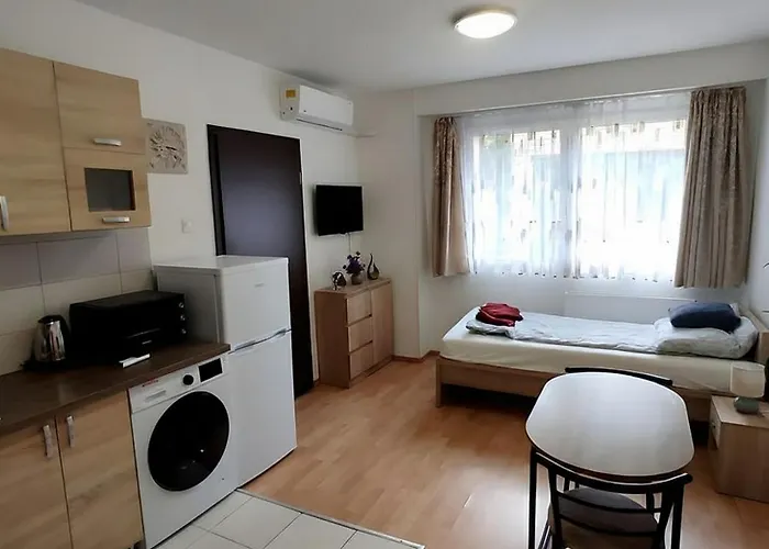 Clementine Apartament *